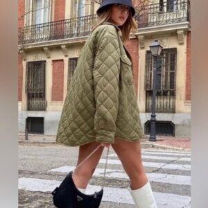 Women’s Joie Quilted oversized shirt Jacket. Size Small